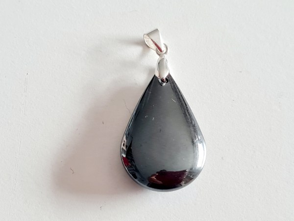 pendentif hématite goutte